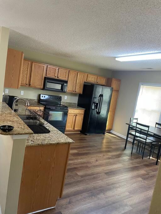 3 Bedroom 2 Bathroom House Columbia Exterior photo
